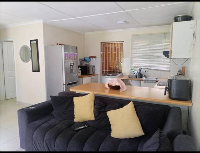 2 BEDROOM SIMPLEX FOR SALE IN FARNINGHAM RIDGE
